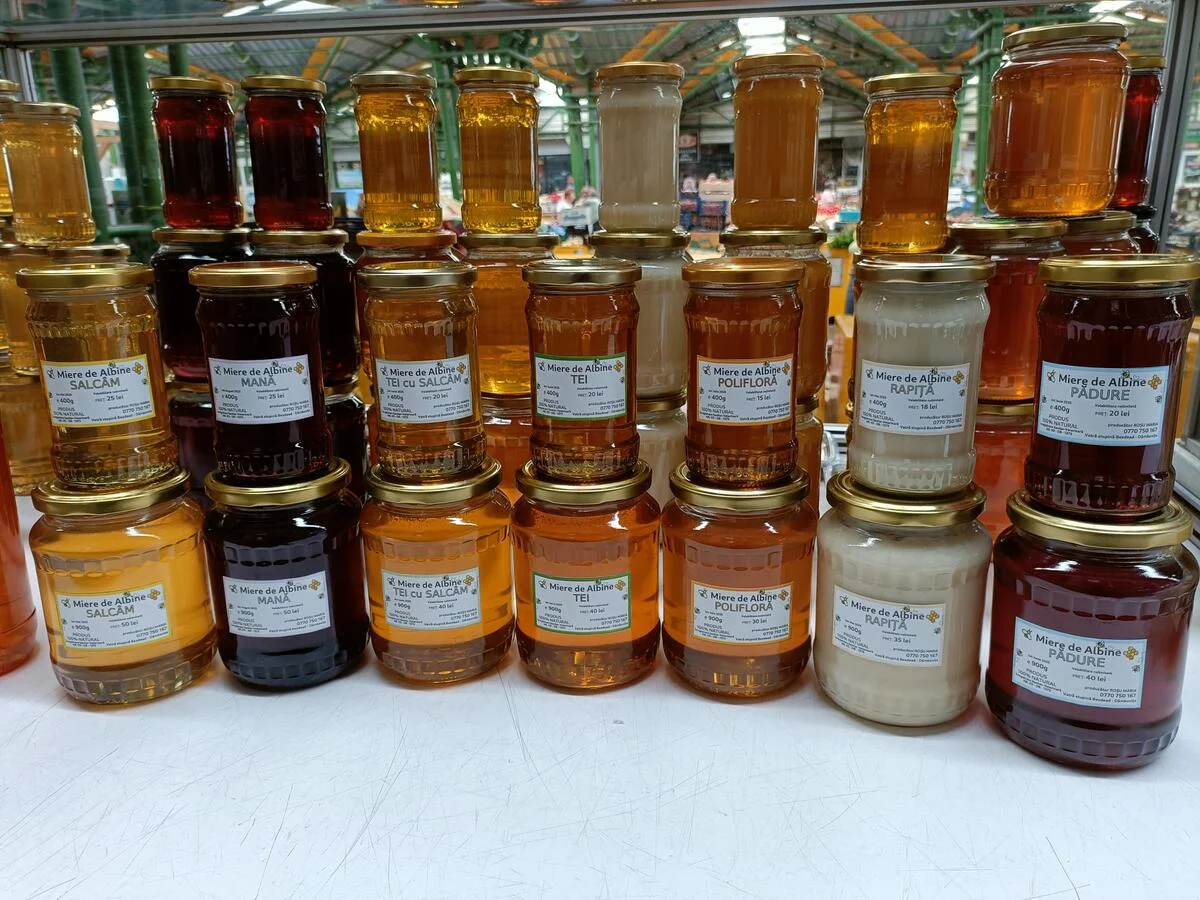 Image of honey jars.